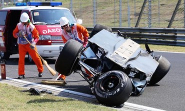 VUELCO Y SUSTO DE SERGIO PEREZ