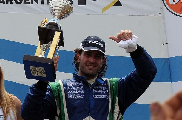 Emanual Moriatis fue el rey en San Jorge.