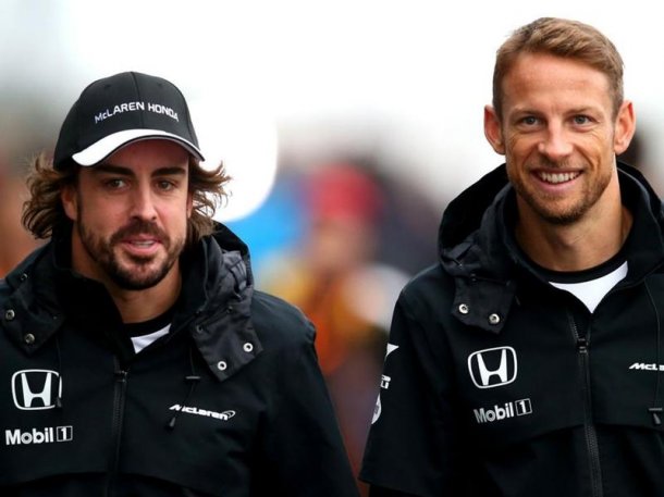 Button junto a Alonso, su compañero de equipo.