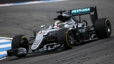 HAMILTON IMPARABLE EN ALEMANIA