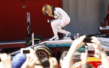 HAMILTON GANÓ EN ESPAÑA Y SE LE ACERCA A VETTEL