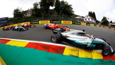 HAMILTON CALIENTA EL CAMPEONATO