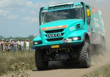 HAY PELEA ENTRE GIGANTES