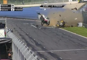 GT4: IMPRESIONANTE ACCIDENTE