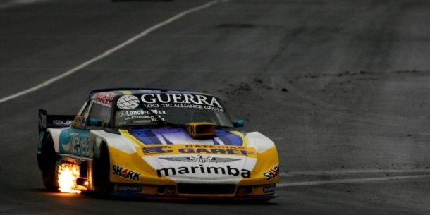 Di Palma gano la bajo la lluvia con polemica