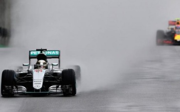 LEWIS HAMILTON SE QUEDO CON LA VICTORIA EN BRASIL