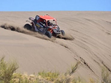 EL PATO SILVA LIDERA EN EL DESAFIO RUTA 40