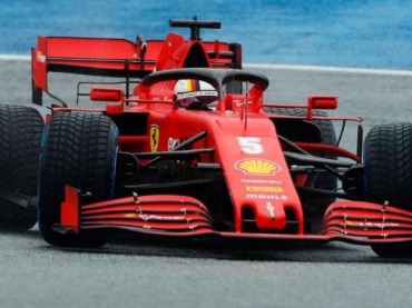 VETTEL DOMINÓ HUNGARORING BAJO LLUVIA