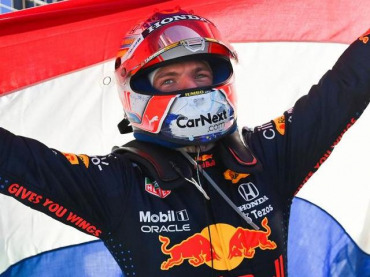 VERSTAPPEN GANÓ Y LIDERA EL CAMPEONATO