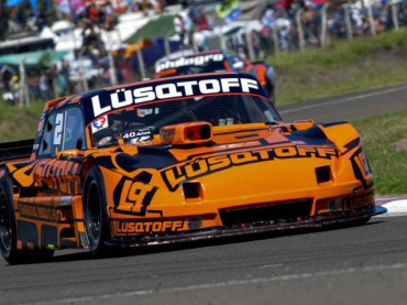 LAMBIRIS Y UN NUEVO FORD EN PISTA