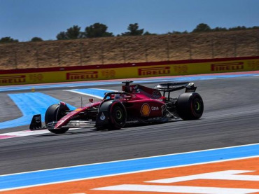 FERRARI LIDERÓ EL DÍA VIERNES EN FRANCIA