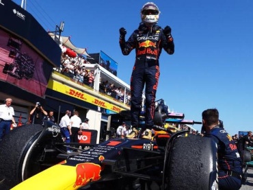 VERSTAPPEN GANÓ Y ESTIRÓ LA VENTAJA