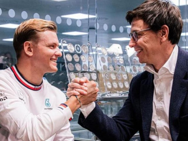 MERCEDES TIENE FE EN MICK SCHUMACHER