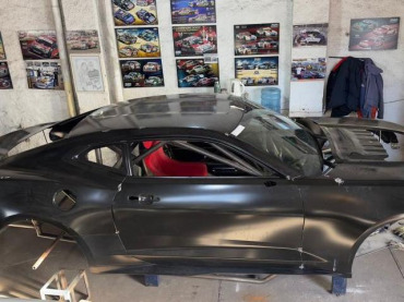 AVANZA EL ENCHAPADO EN EL CHEVROLET CAMARO DEL PRADECON RACING