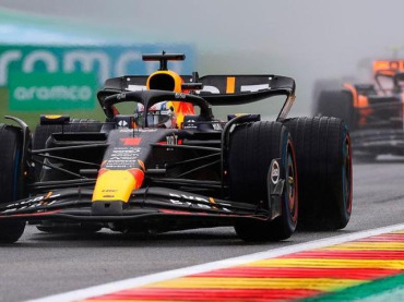 VERSTAPPEN ARRASÓ EN LA CARRERA SPRINT DE SPA