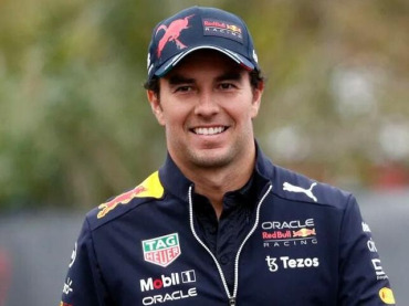 "CHECO" PÉREZ SEGUIRÁ BAJO EL ALA DE REBULL POR DOS AÑOS MÁS