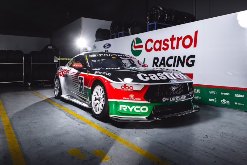 Who won the V8 Supercars in Darwin?