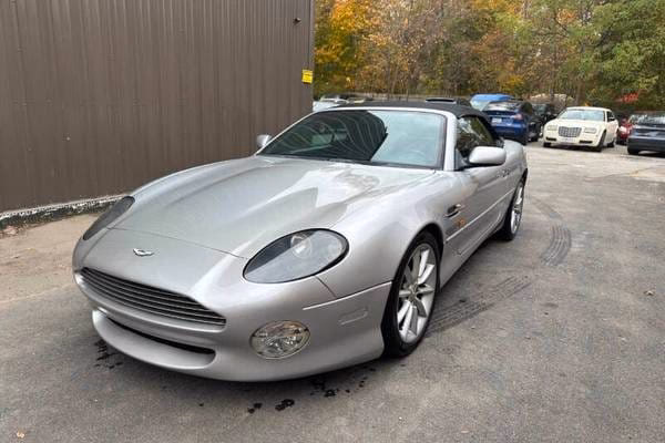 How much does a Aston Martin V8 Vantage 4.3 weight?