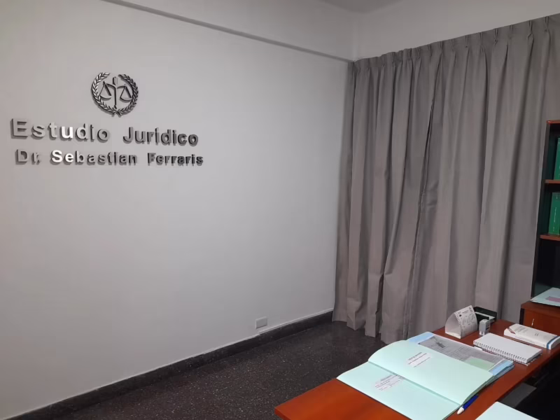 ¿Es el abogado Martínez un verdadero abogado?