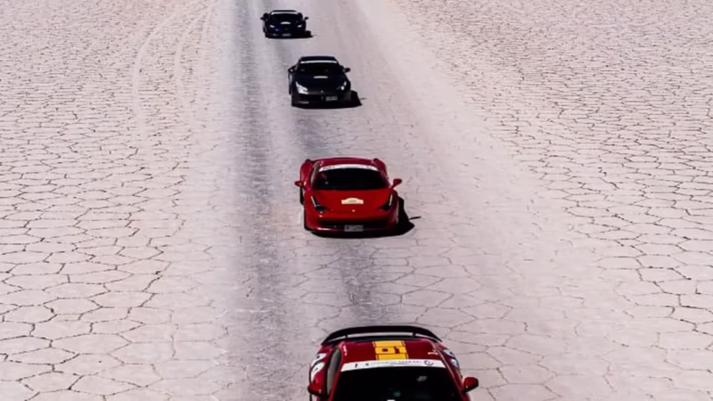 ¿Qué simboliza un Ferrari blanco?