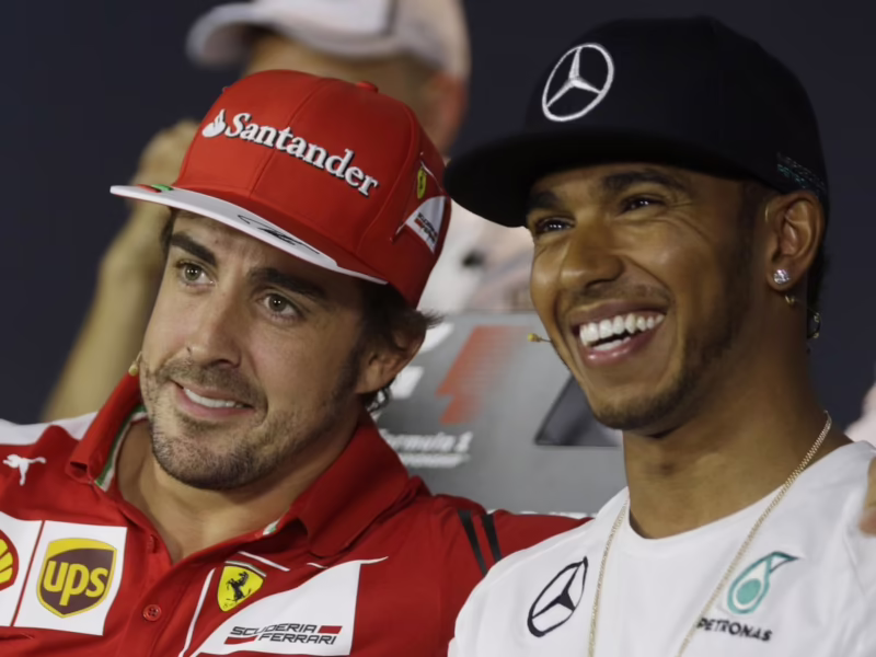 ¿Cuándo fichó Alonso por Ferrari?