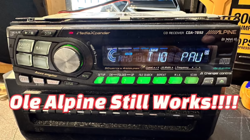 What are the specs of the Alpine CDA 7892?