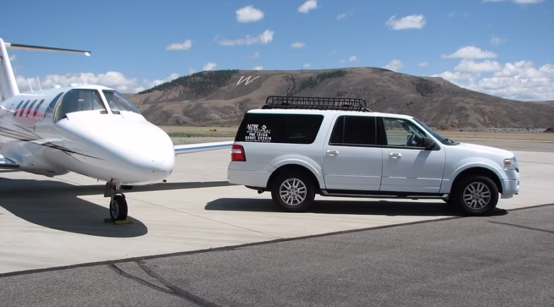 Is there a free shuttle from Gunnison to Crested Butte?