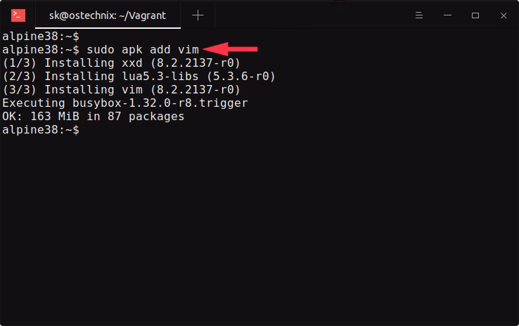 ¿Alpine utiliza yum o apt?
