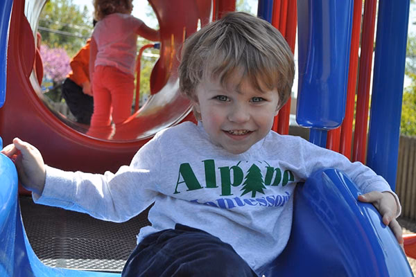 How much does it cost to go to Montessori school?