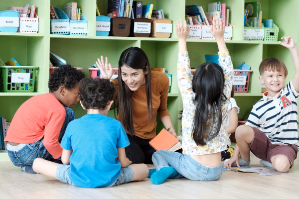 How much does it cost to go to Montessori school?