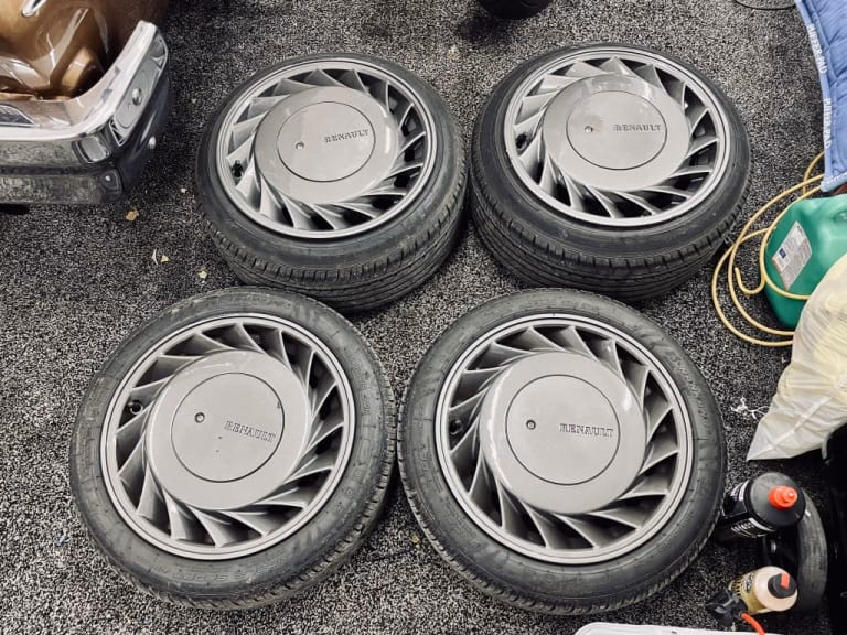 What tyres does Renault recommend?