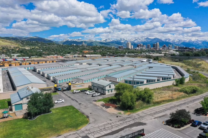 How long before a storage unit is auctioned off in Utah?