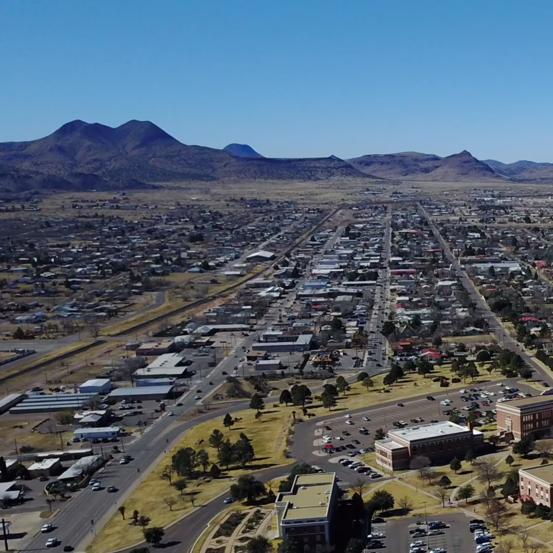 What big city is Alpine, Texas close to?