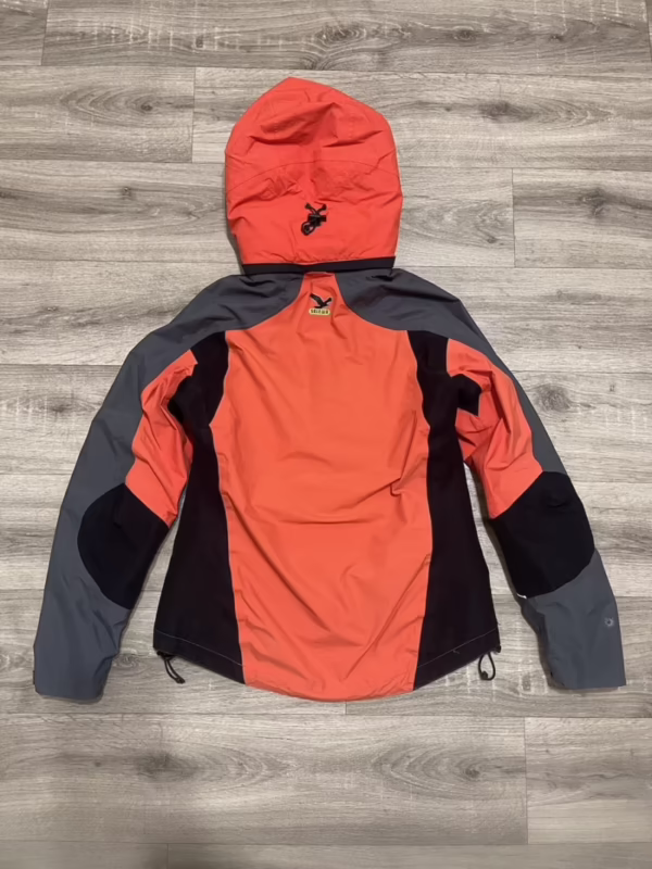 What jackets do mountain climbers use?