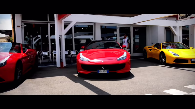 ¿Puedo conducir un Ferrari en Módena?