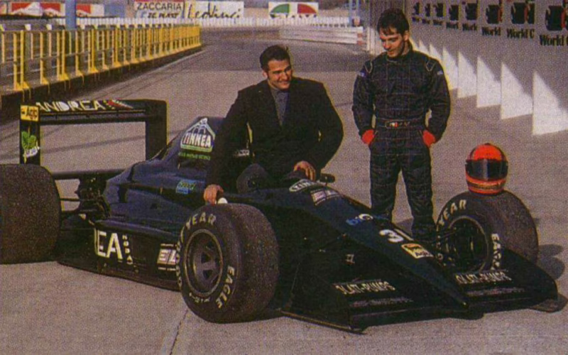 ¿Qué edad tiene la novia de Kimi Antonelli?