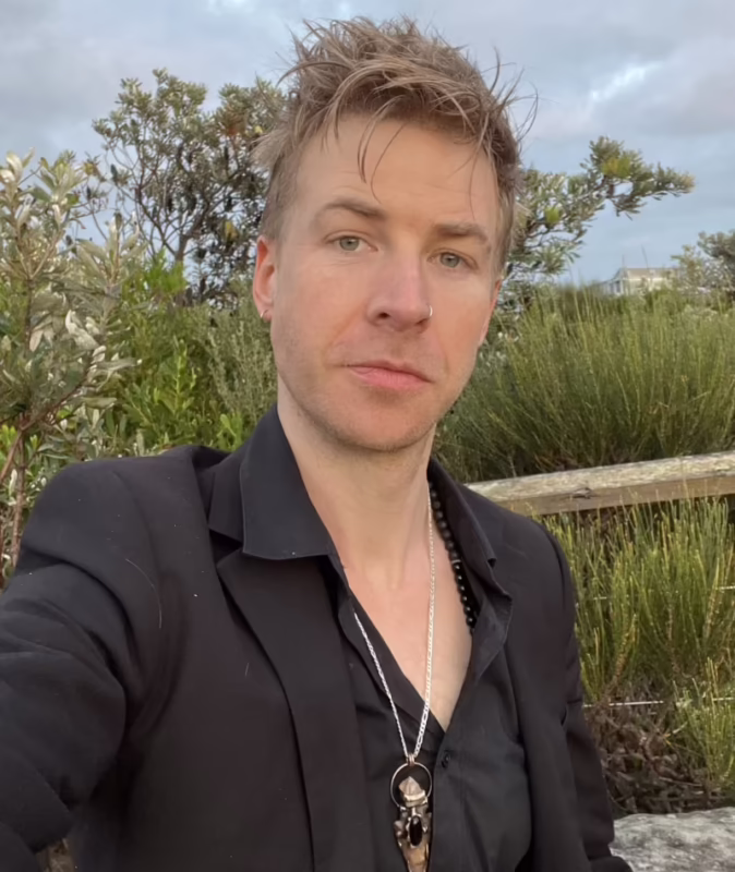 Did Angus McLaren date Indiana Evans?