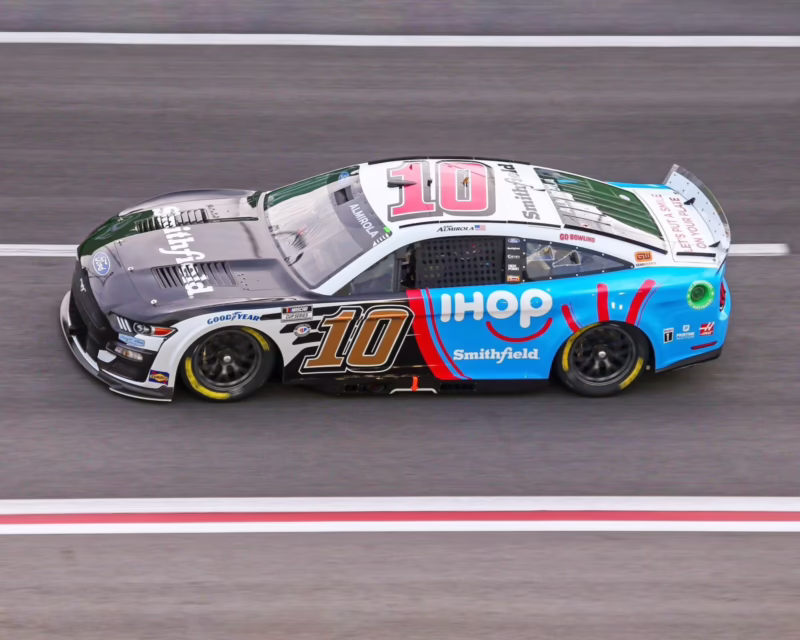 ¿Cuántas victorias en la Copa Nascar tiene Aric Almirola?