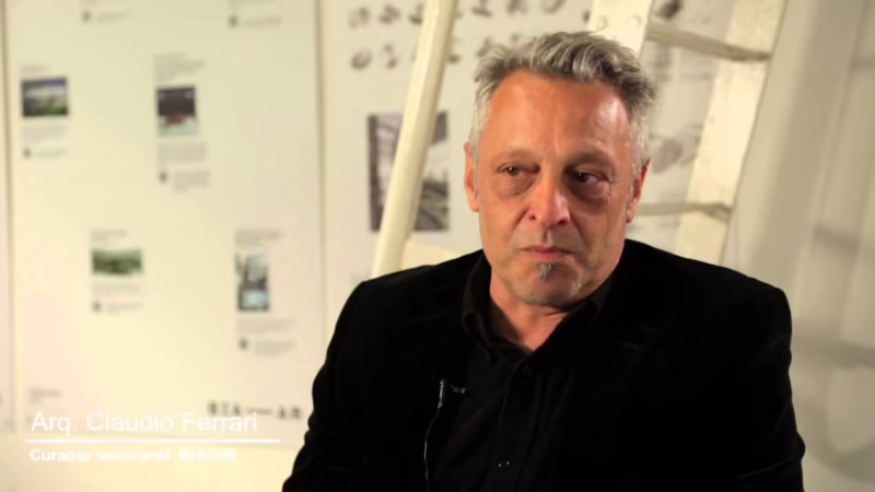 ¿Claudio Cosano es arquitecto?