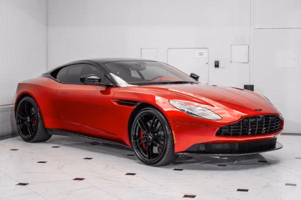 ¿El Aston Martin DB11 tiene isofix?