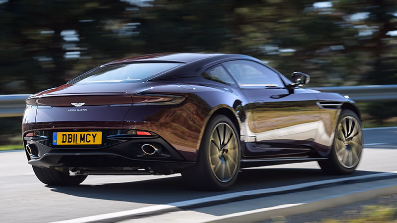 ¿Un DB11 tiene cuatro asientos?