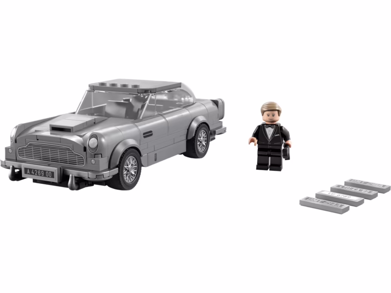 How many pieces are in Lego DB5?