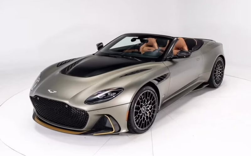 ¿Cuánto vale un Aston Martin DB12 volante?