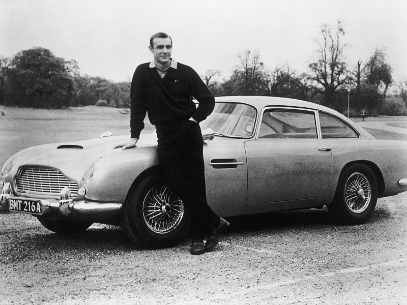 ¿Cuántos Aston Martins fueron destruidos en Casino Royale?