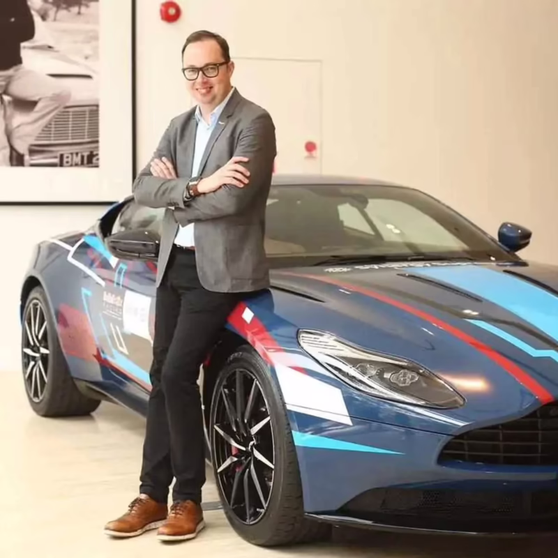 ¿Quién es el dueño actual de Aston Martin?