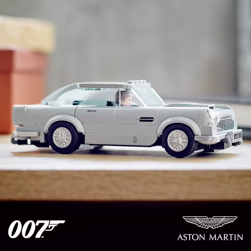 ¿Cuántas piezas tiene el Lego de Aston Martin?