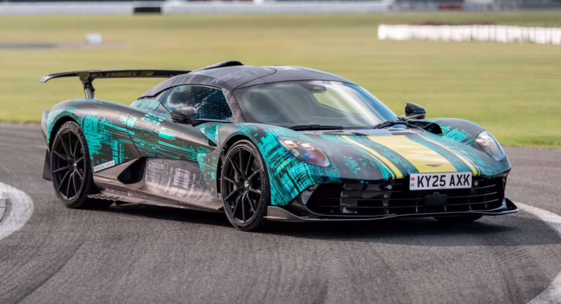 ¿Cuál fue el último Aston Martin con transmisión manual?
