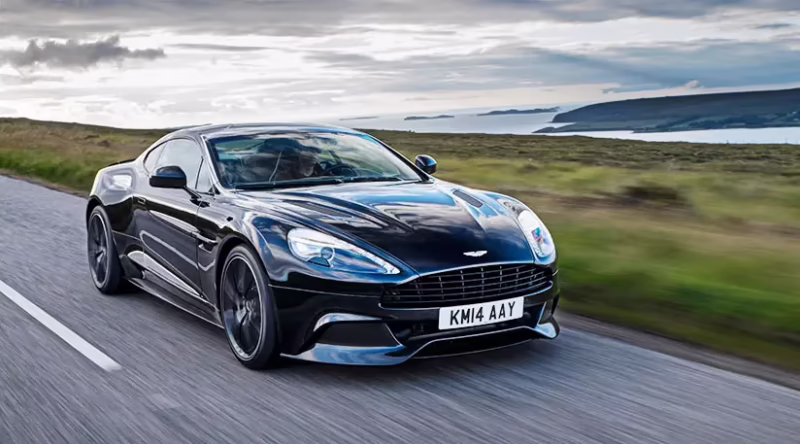 ¿Cuál es la velocidad máxima del Vanquish v12?