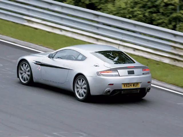 How fast is the 2005 Aston Martin Vantage?