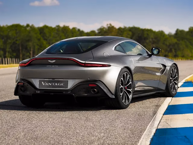 ¿Cuánto cuesta el Aston Martin Vantage en México?